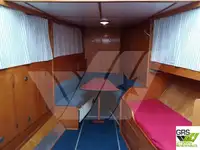 قوارب العمل للبيع