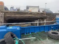 قوارب العمل للبيع