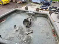 قوارب العمل للبيع
