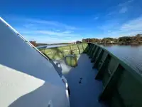 قارب طاقم للبيع