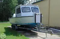 زورق دورية للبيع