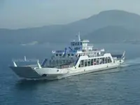 سفينة العبارة للبيع