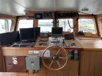 سفينة المسح للبيع