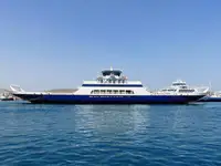 سفينة العبارة للبيع