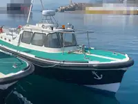 قارب طيار للبيع