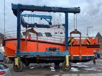 Wind farm service vessel للبيع