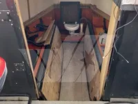 قوارب العمل للبيع