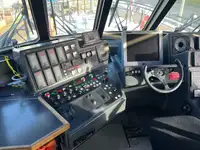 قارب طيار للبيع