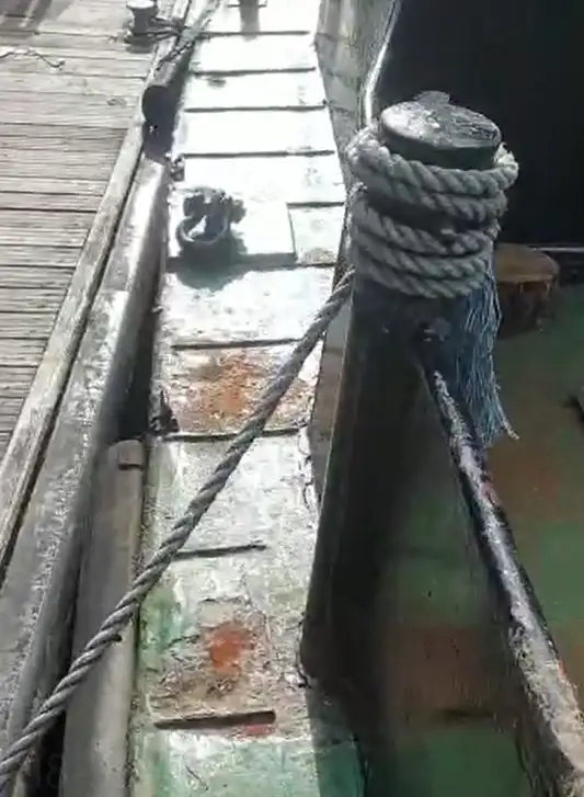 قوارب العمل للبيع