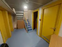 قوارب العمل للبيع