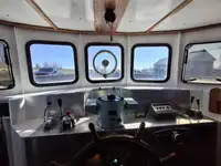 سفينة سحب للبيع