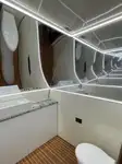 قارب مزدوج الهيكل للبيع