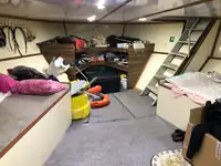 قوارب العمل للبيع