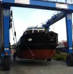 قوارب العمل للبيع