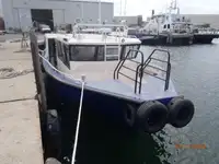 قارب طاقم للبيع