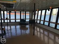 سفينة سياحية للبيع