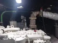 قوارب العمل للبيع