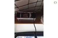 قارب مزدوج الهيكل للبيع