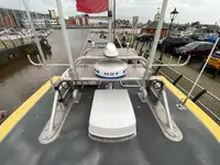 قوارب العمل للبيع