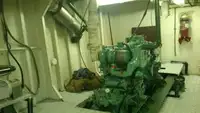 قوارب العمل للبيع