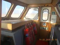 قارب طاقم للبيع