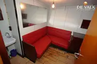 سفينة بحثية للبيع