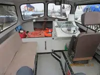 قوارب العمل للبيع