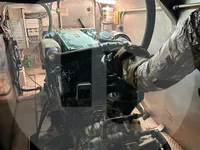 قوارب العمل للبيع