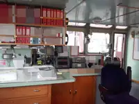 سفينة سحب للبيع