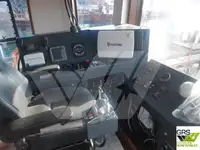 قوارب العمل للبيع