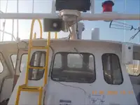 قارب طاقم للبيع