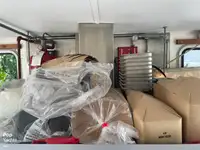 قارب مزدوج الهيكل للبيع