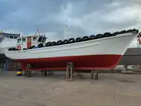 زوارق العمل للبيع