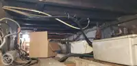 قارب مزدوج الهيكل للبيع