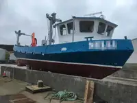 زوارق العمل للبيع