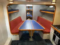 سفينة بحثية للبيع