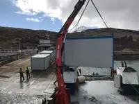 قوارب العمل للبيع