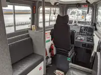 قوارب العمل للبيع