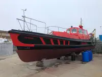 قارب طيار للبيع