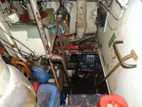 قوارب العمل للبيع