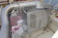 سفينة لنقل الأسماك الحية للبيع