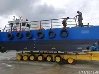 قوارب العمل للبيع