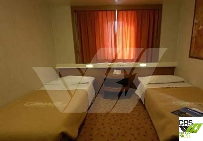 سفينة نقل بضائع بالمركبات (Ro-Ro) للبيع