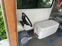 قارب مزدوج الهيكل للبيع