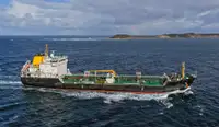 Oil/Chemical tanker للبيع