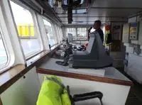 قوارب العمل للبيع