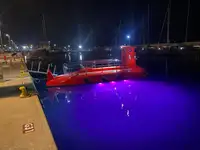غواصة للبيع