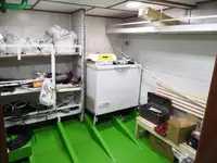 قوارب العمل للبيع