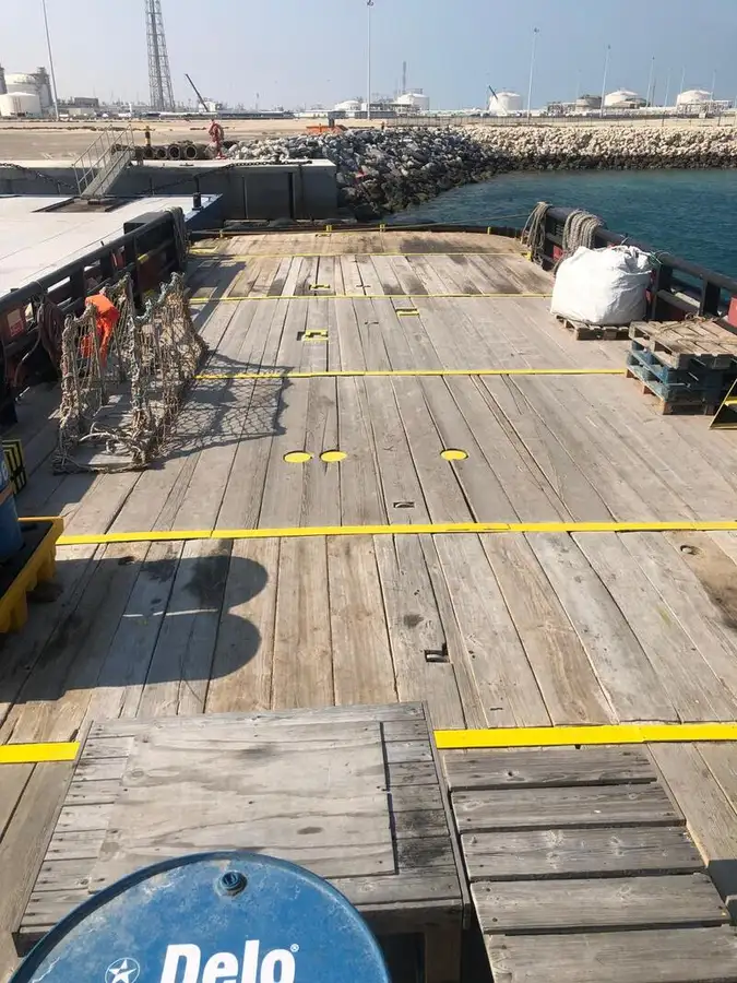 سفينة إمداد للبيع