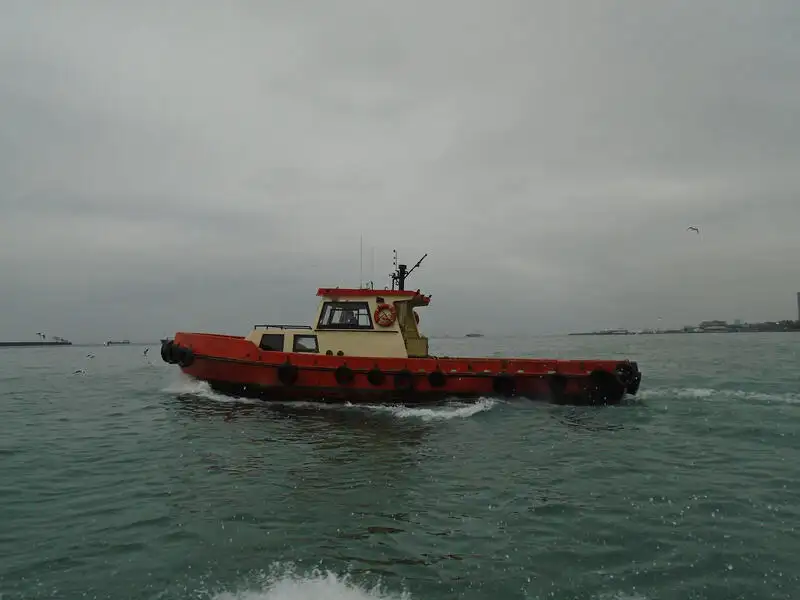 زورق السحب للبيع